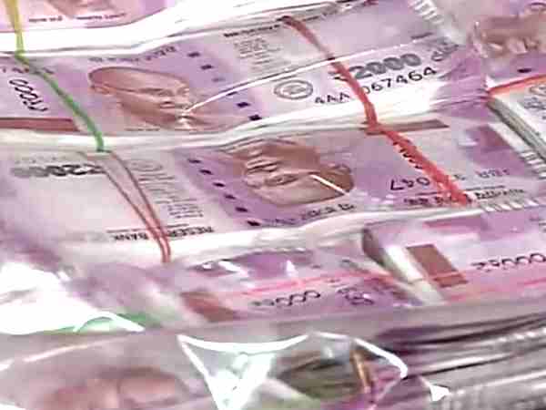 Rs12lakh new currency seized at Panjagutta Rs12lakh new currency seized at Panjagutta