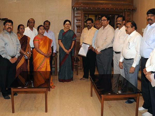 Jayalalithaa's closest aide, Sasikala Natarajan in Poes Garden