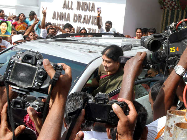 సీఎం పదవిపై... సీఎం పదవిపై...