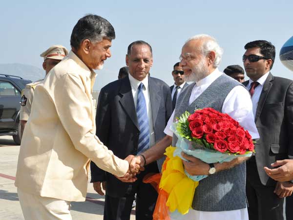 మోడీకి ఘనస్వాగతం మోడీకి ఘనస్వాగతం