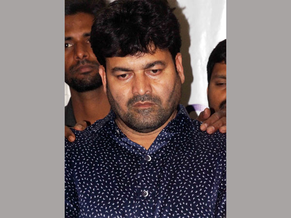 భార్య పేరు చేర్చాలని అయూబ్ ఖాన్...