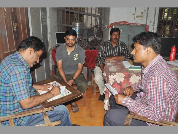 ఎసిబి అధికారులకు చిక్కిన ట్రెజరీ ఉద్యోగి