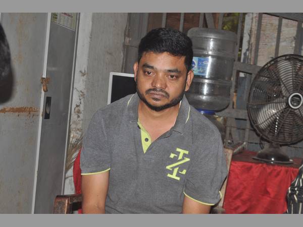 ఎసిబి నుండి తప్పించుకొనేందుకు శ్రీనివాస్ యత్నం