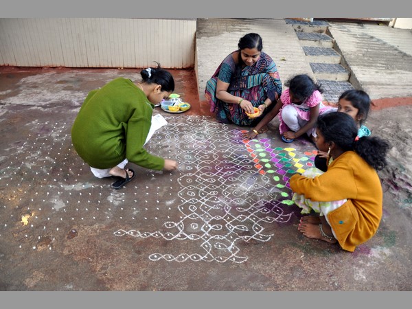 ఒక థీమ్ అంటూ తీసుకుని చేసిన ఛాయాచిత్రాలు ఉంటాయి కదా!