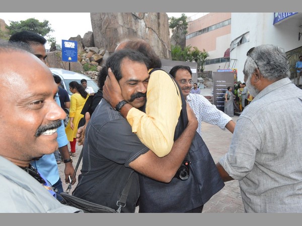 కెమెరాతో మళ్లీ ఎప్పుడూ టచ్ లోకి వచ్చారు?