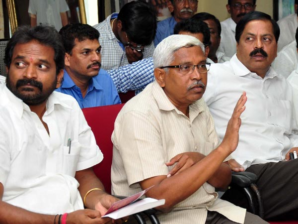 తెలంగాణ వ్యతిరేకశక్తులతో ఎవరున్నారో తెలుసు