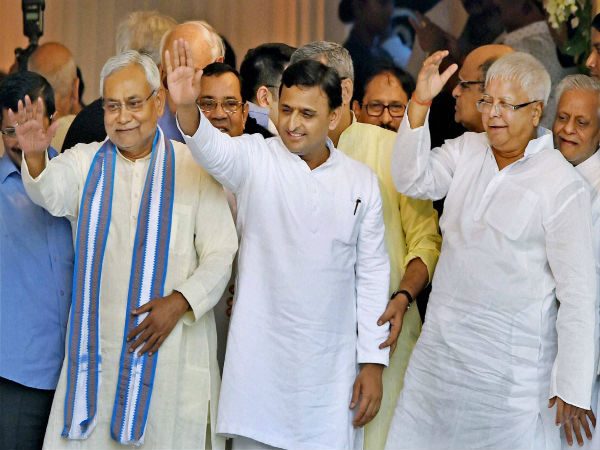  శివపాల్ కు బదులుగా ఆయన కొడుకు పేరు