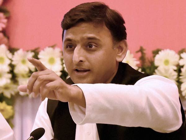  అఖిలేష్ ను ములాయం ఆశీర్వదించాలి