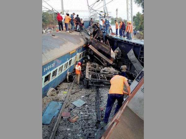 అత్త మరణించింది.,కోడలు బతికింది అత్త మరణించింది.,కోడలు బతికింది