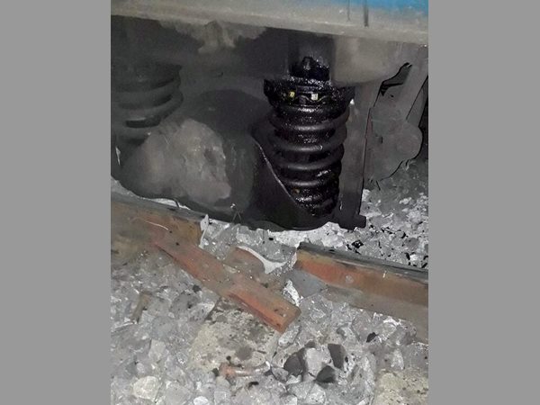 ప్రమాదం నుండి బయటపడ్డారిలా ప్రమాదం నుండి బయటపడ్డారిలా