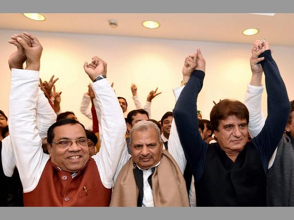 మ్యానిఫెస్టో విడుదల... మ్యానిఫెస్టో విడుదల...