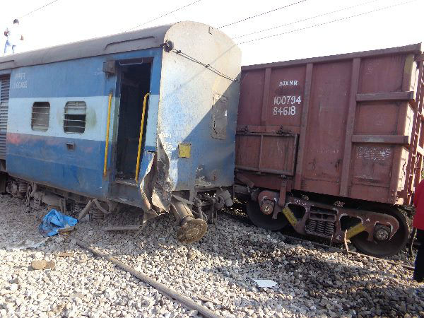 వేగం తట్టుకోలేక విరిగిందా?