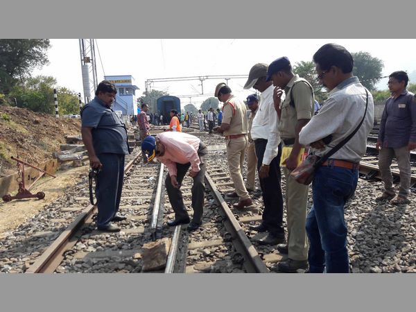 వర్షాకాలంలోనే గ్యాంగ్ మెన్ పనిచేస్తారు...