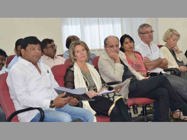 పార్కింగ్ సమస్యకు చెక్..