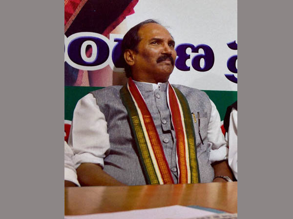 ఏడాది ముందే అభ్యర్థులప్రకటన