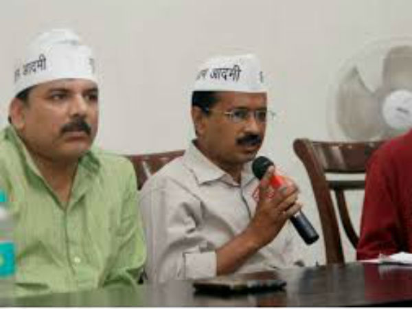  గోవా అధికారులకు ఈసీ ఆదేశాలు