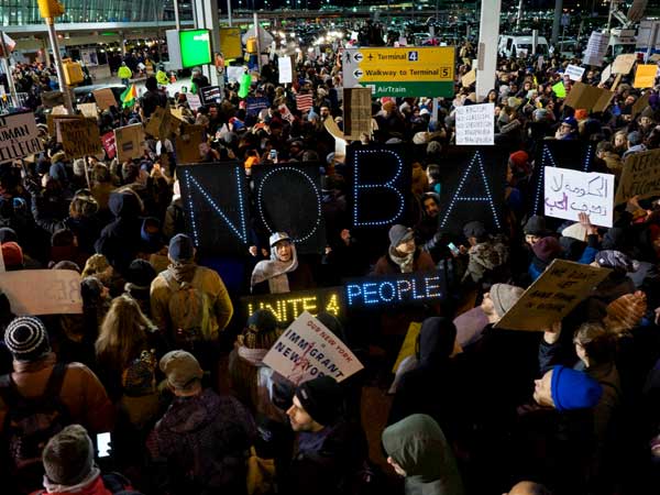 హిల్లరీకి మద్దతుగా నిలిచారు