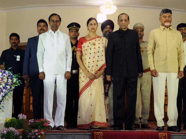 KCR, Chandrababu attend At Home function of Governor Narasimhan