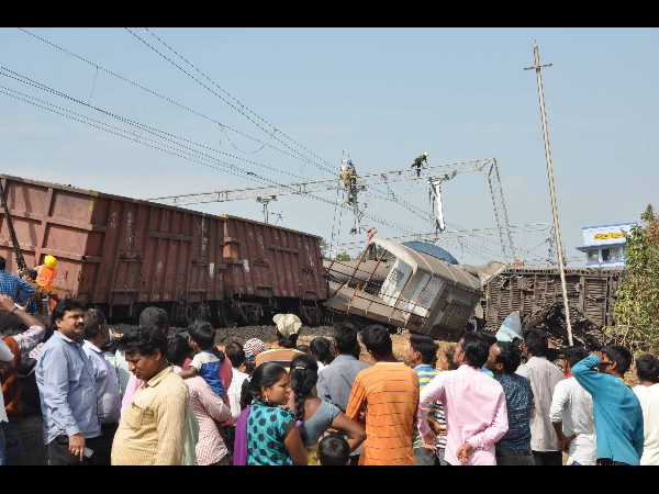 Hirakhand Train Accident: PM Narendra Modi Condoles Andhra Pradesh Train Derailment Victims Hirakhand Train Accident: PM Narendra Modi Condoles Andhra Pradesh Train Derailment Victims