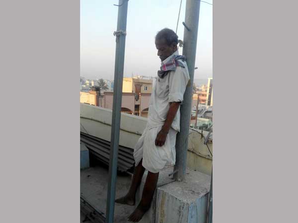 గొంతుకోసి హత్య