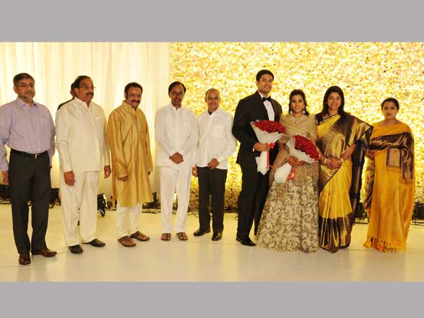 కేసీఆర్‌తో హరికృష్ణ, మంత్రి తుమ్మల