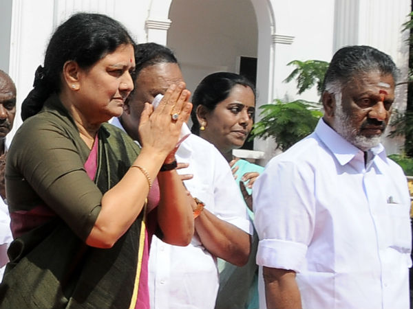 రాజీనామాకు పట్టుబట్టారు..