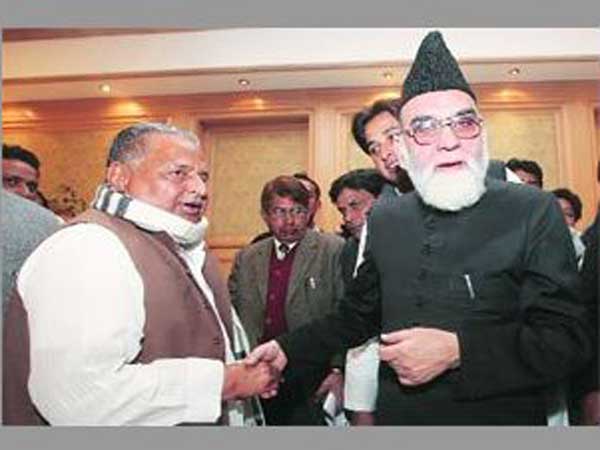 బరిలో జమా మసీదు ఇమాం అల్లుడు