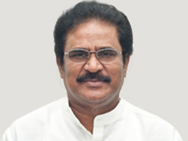  గవర్నర్ పై కాంగ్రెస్ ఆరోపణలు