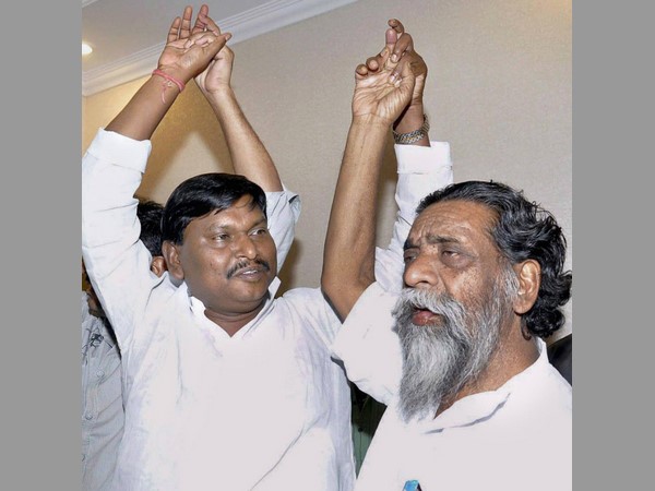 అర్జున్ ముండా ఇలా..