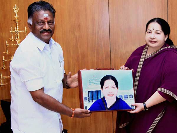 పన్నీరుకే జయలలిత అప్పగించారు...