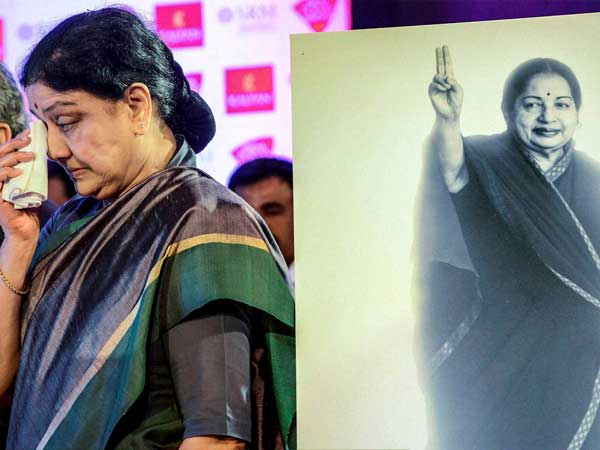 జయలలిత తమిళనాడు ముఖ్యమంత్రిగా...