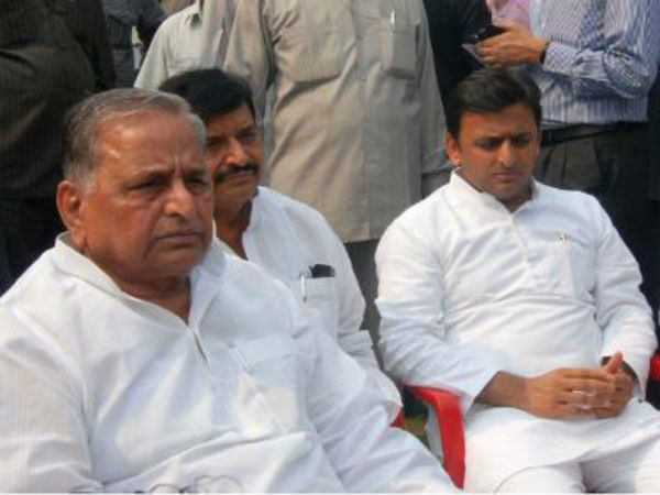 దేశంలో అతి పిన్న వయస్సులో సీఎంగా అఖిలేశ్