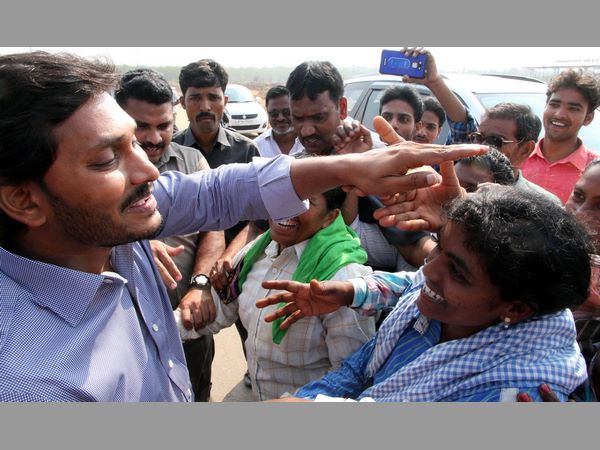 పోరాటం చేసే వారిని అణిచివేస్తున్నారు.