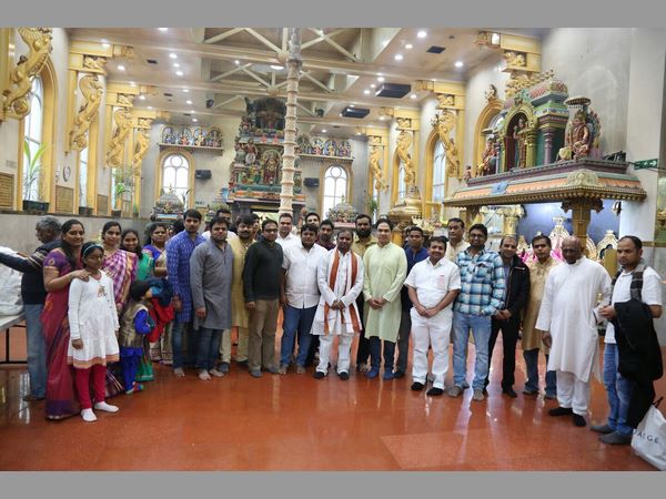 చివరిగా లండన్ ఇంచార్జ్ సతీష్ రెడ్డి మాట్లాడుతూ