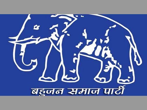 బీజేపీలో మౌర్య, పాఠక్ చేరికతో మాయాకు కష్టాలు బీజేపీలో మౌర్య, పాఠక్ చేరికతో మాయాకు కష్టాలు