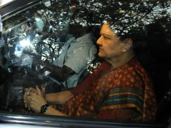 చెన్నైకి చిన్నమ్మ తరలింపు కూడా.