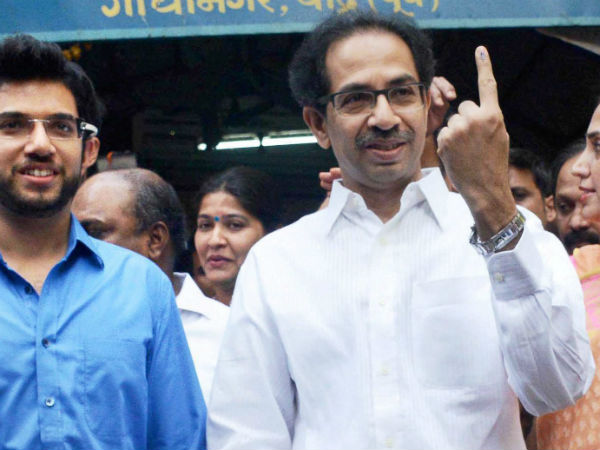 బంద్రాలో ఉద్ధవ్ థాకరే ఓటు