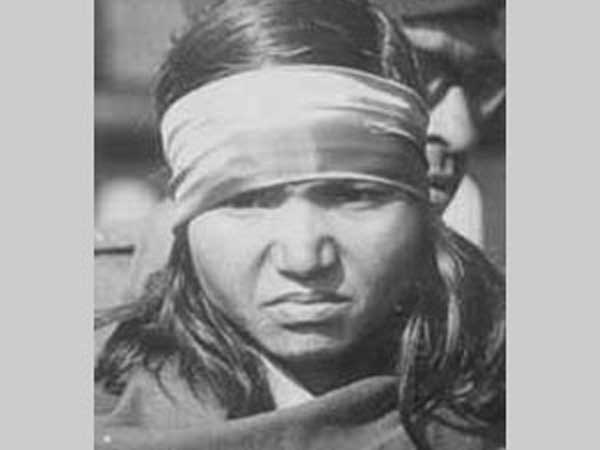 పావుకిలో ఉల్లిపాయలు, గోధుమపిండి