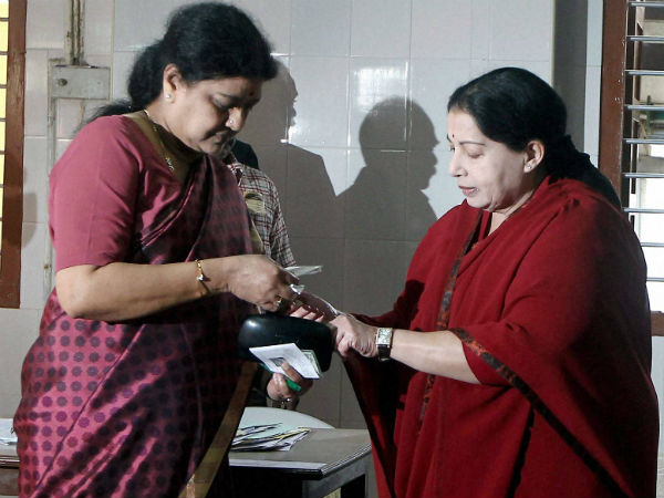 డిఎంకే డిమాండా్