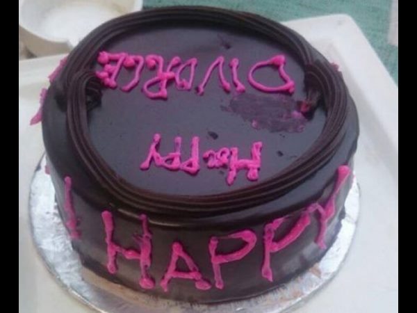 Happy Divorce : Pakistan Woman Celebrates her separation with a cake and goes viral Happy Divorce : Pakistan Woman Celebrates her separation with a cake and goes viral