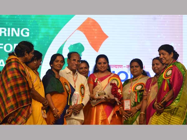 MP Kavitha says Jai Telangana and Jai Andhra Pradesh MP Kavitha says Jai Telangana and Jai Andhra Pradesh