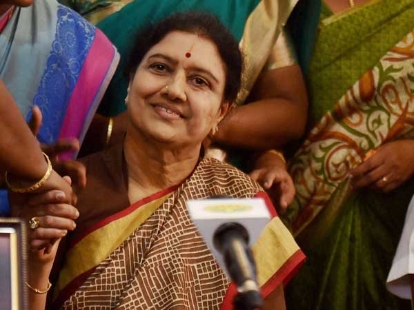 ఎవరెవరు జంప్ చేస్తున్నారు ?