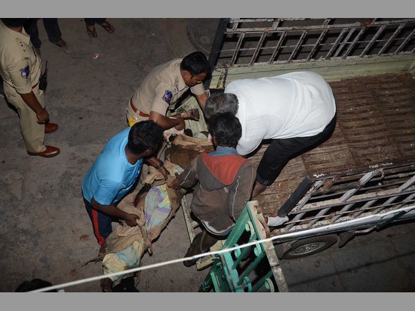 చికిత్స కోసం హైదరాబాద్: