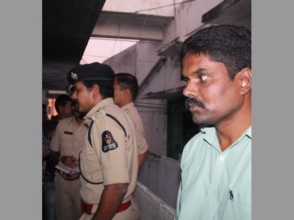 సంఘటన స్థలాన్ని పరిశీలించిన పోలీసులు: