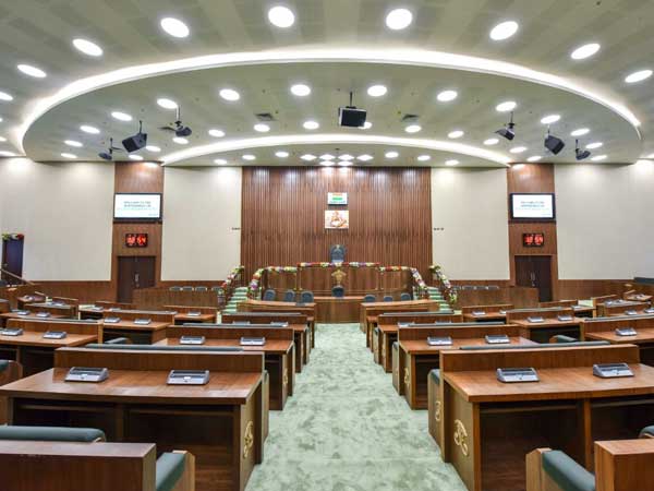 నూతన అసెంబ్లీ భవనంలోనే బడ్జెట్ సమావేశాలు