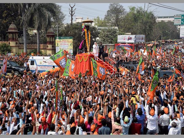 చివరి మూడు దశలపైనే కమలం ఆశలు