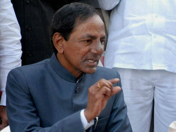 కనబడితే కాళ్ల మీద పడతారు..