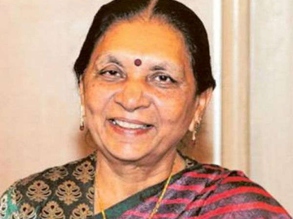 అమిత్ షా భేటీకి ఆనందీబెన్ పటేల్ డుమ్మా