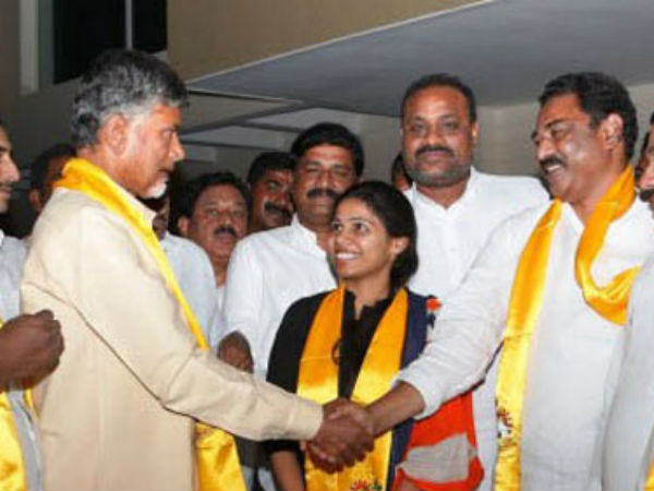 1984లో రాజకీయ ప్రవేశం