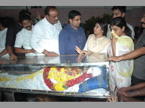 అఖిల ప్రియ కన్నీళ్లు అఖిల ప్రియ కన్నీళ్లు